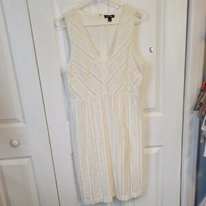 Roz & Ali Cream Lace Midi Dress